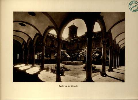 Patio de la Abadía